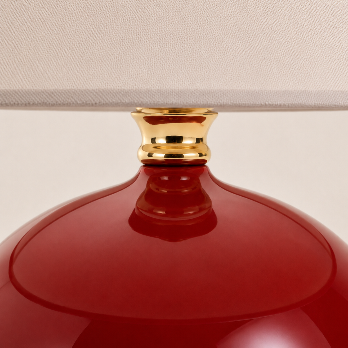 Arlette Bedside Table Lamp shade and support connection detail