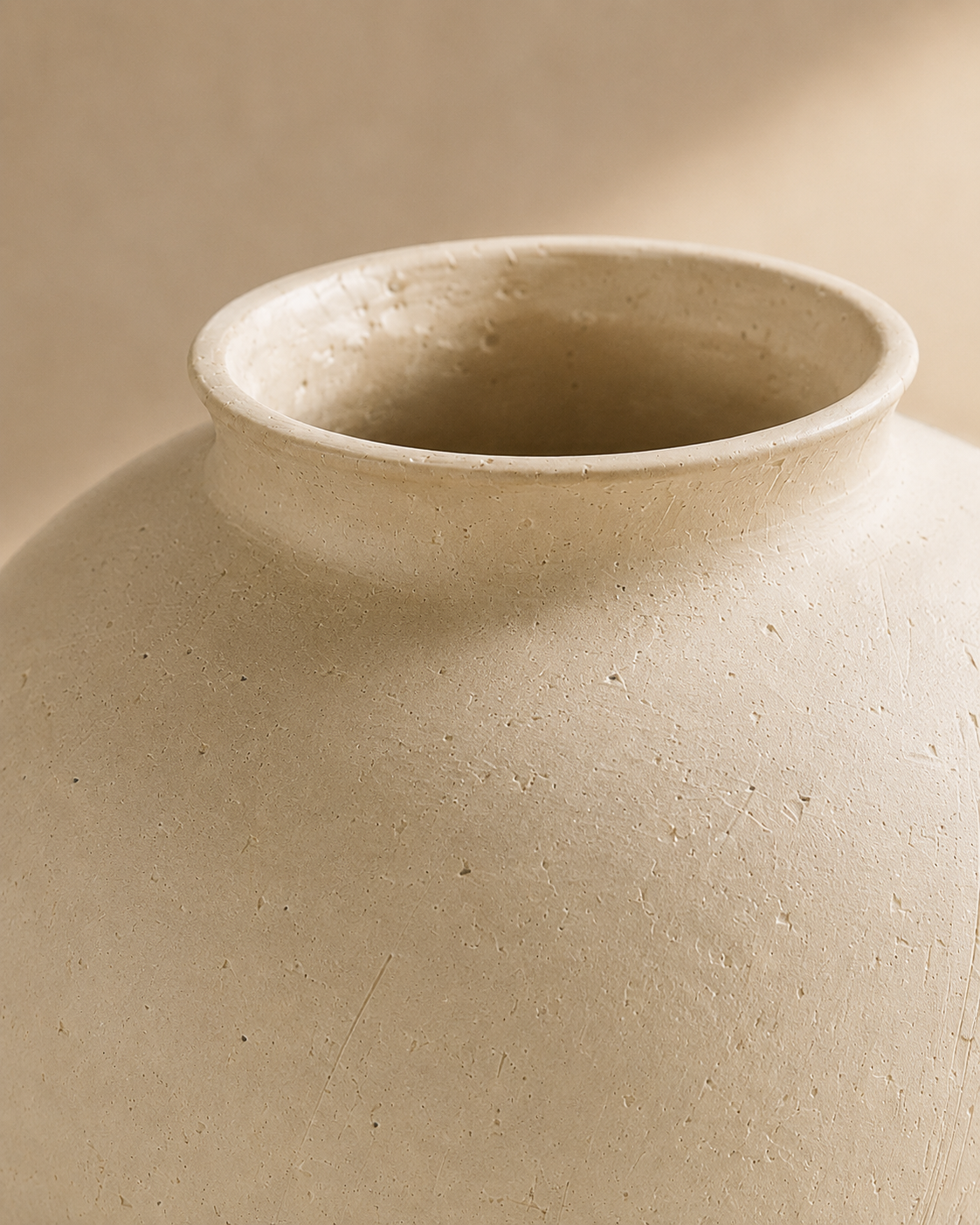 Thea Pebble Vase rim and opening detail
