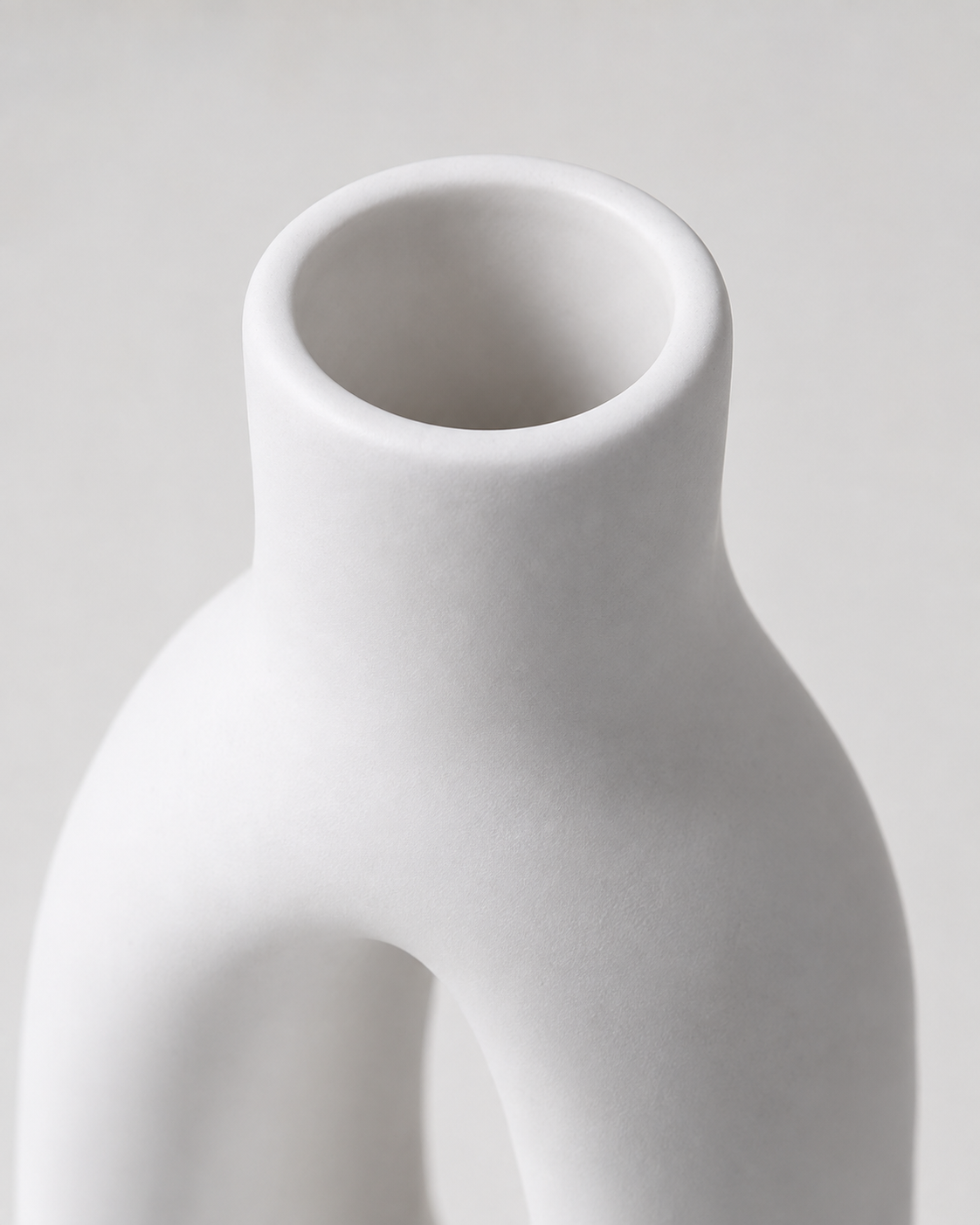 Luna Loop Vase rim and opening detail