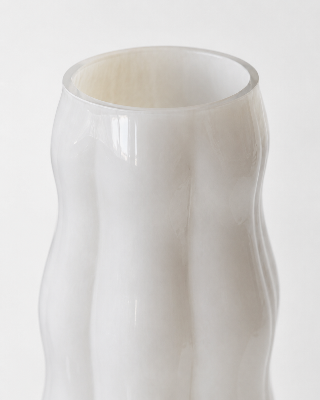 Alea Softline Vase rim and opening detail