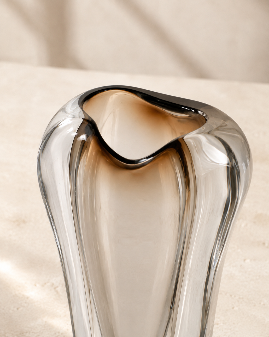 Nela Halo Vase rim and opening detail