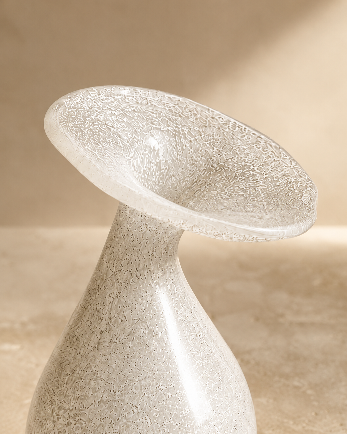 Alea Tilt Vase rim and opening detail