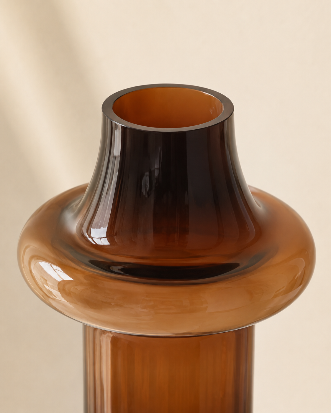 Luna Collar Vase rim and opening detail