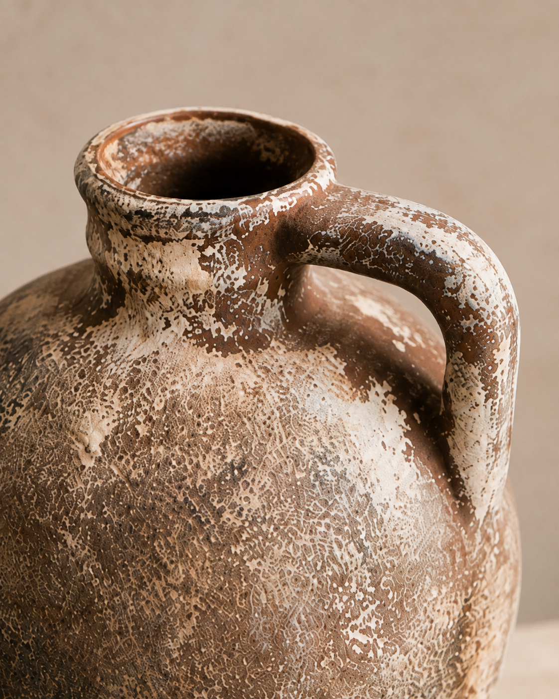 Evia Handle Vase rim and opening detail