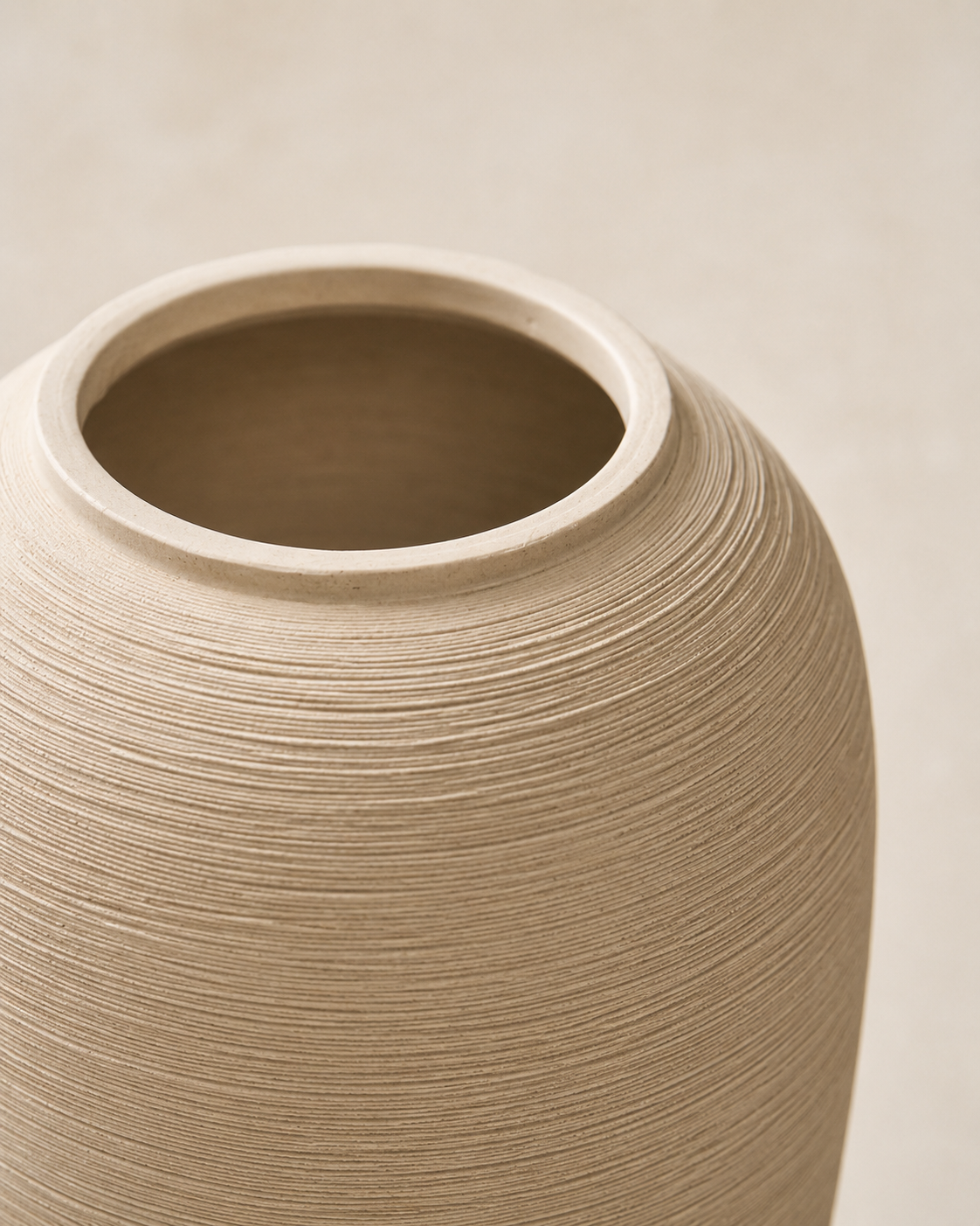 Riva Ridged Vase rim and opening detail