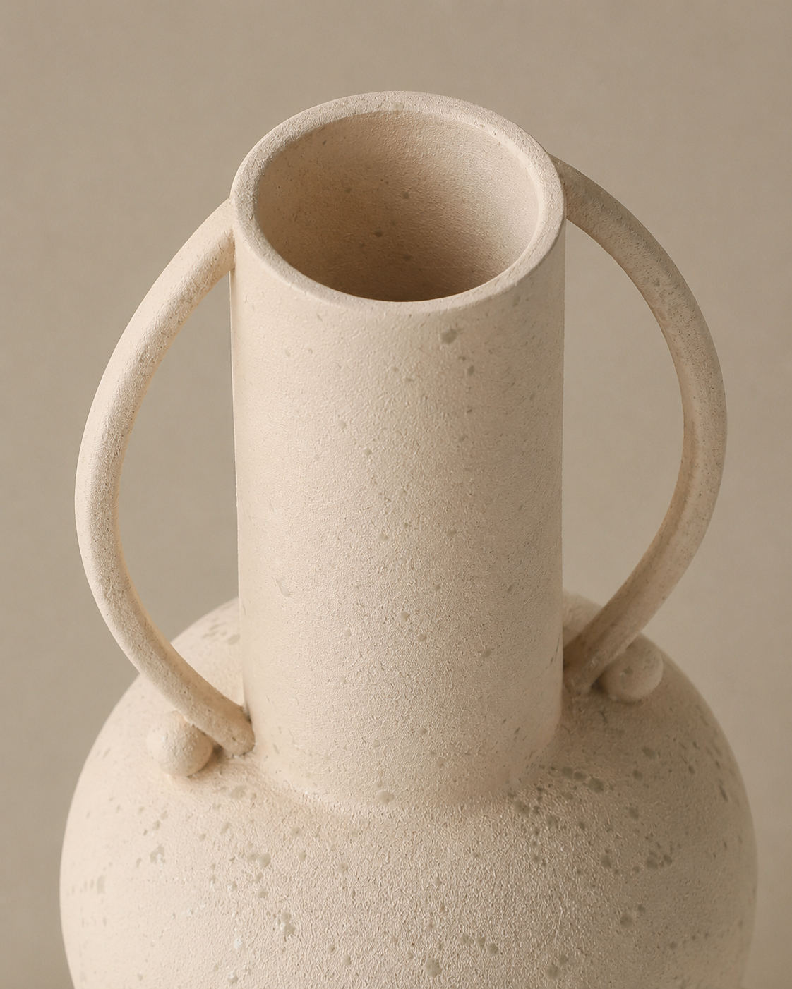 Sora Arch Vase rim and opening detail