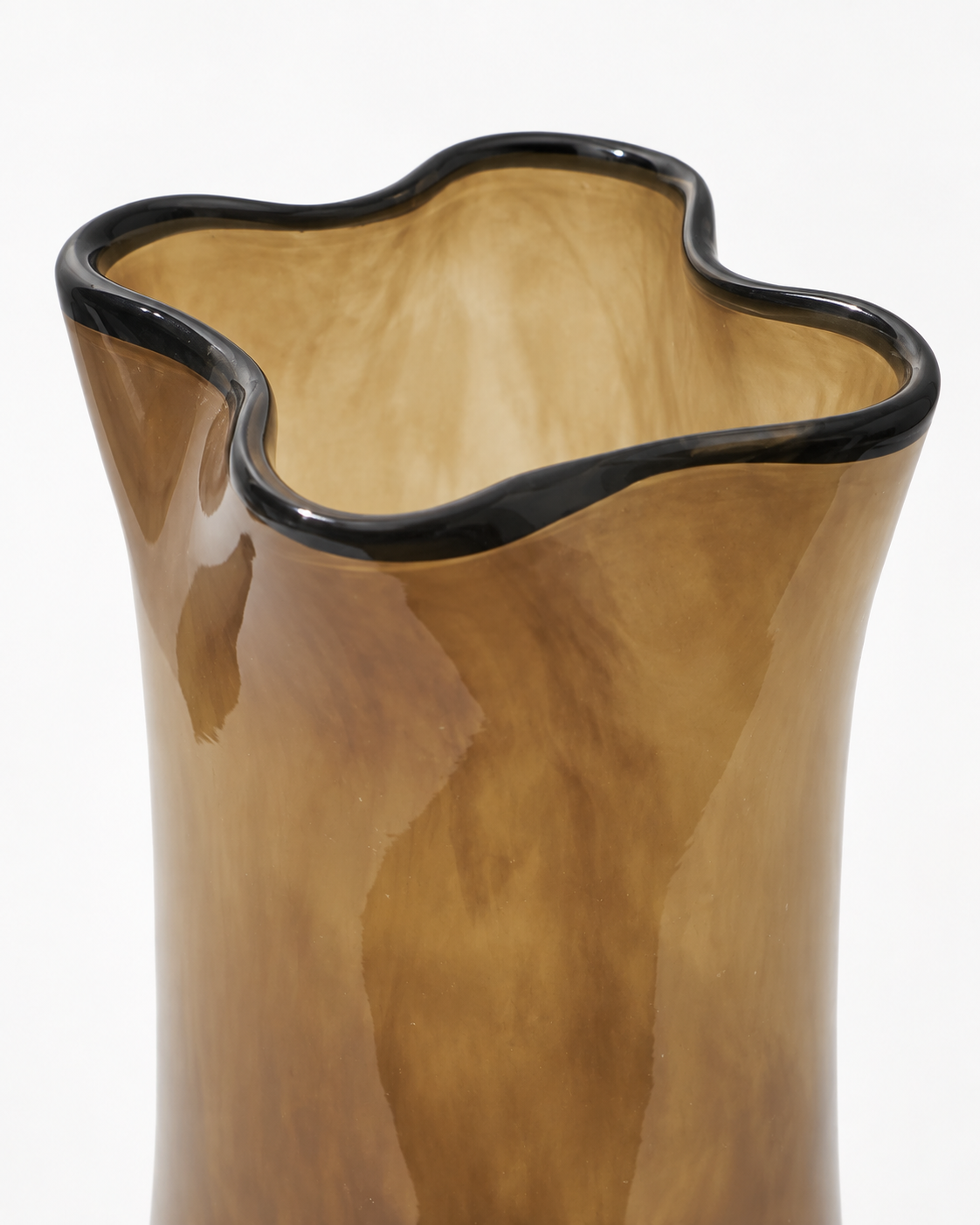 Luna Wave Vase rim and opening detail