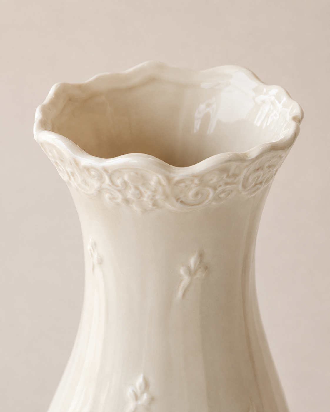 Zara Blossom Vase rim and opening detail