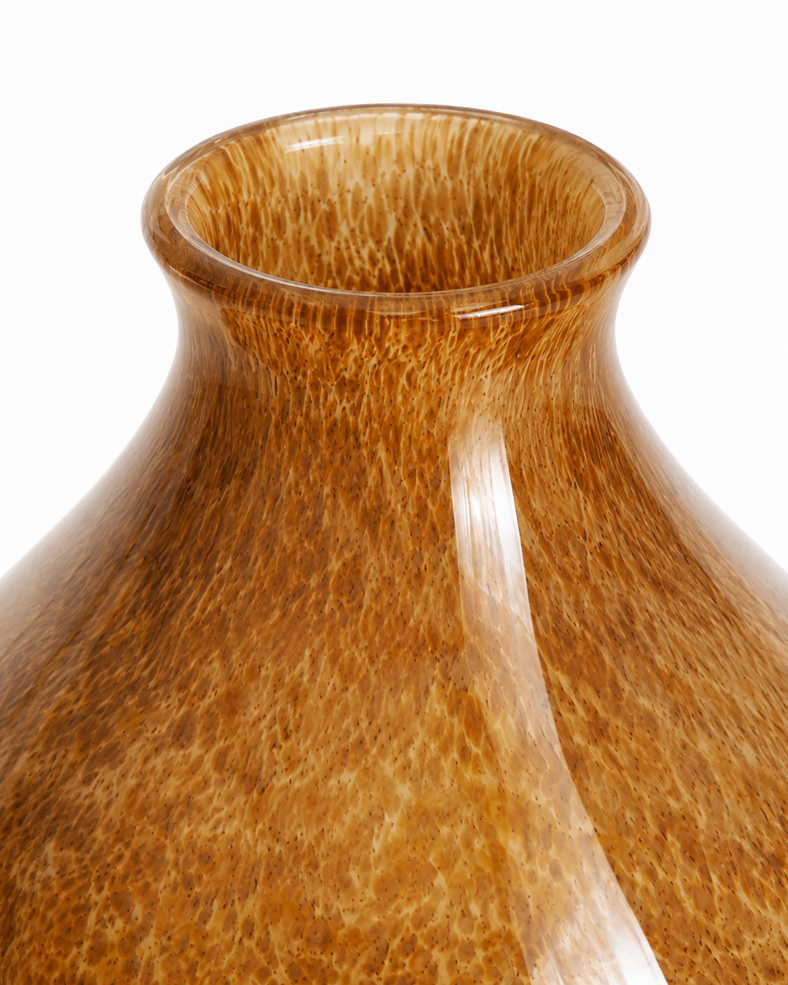 Nela Honey Vase rim and opening detail