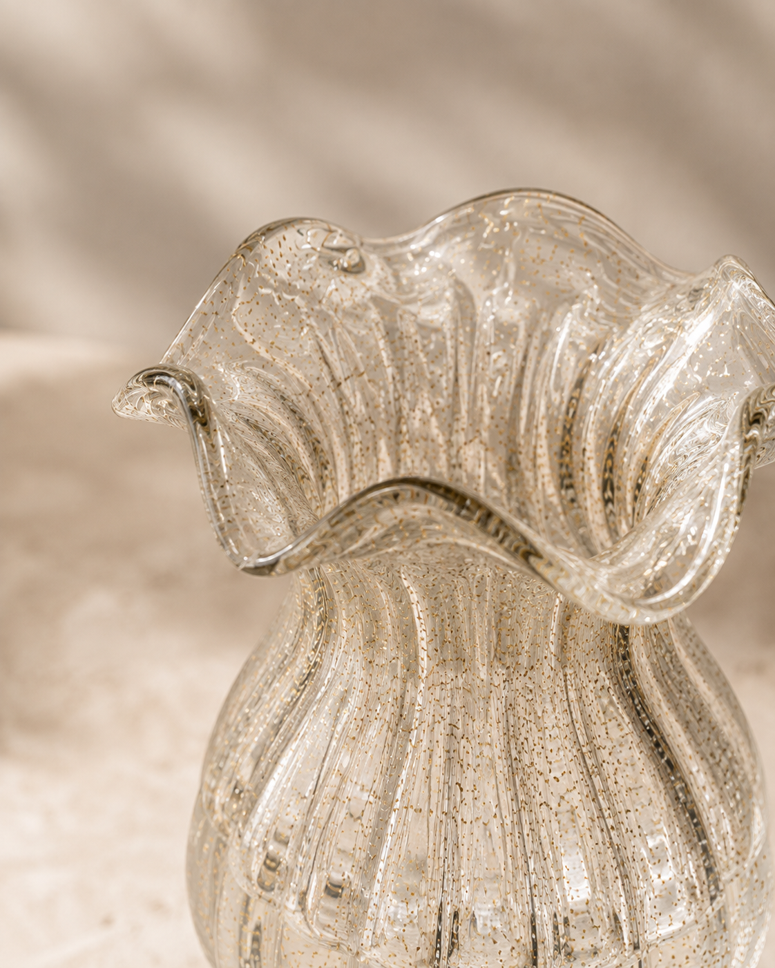 Zara Ruffle Vase rim and opening detail