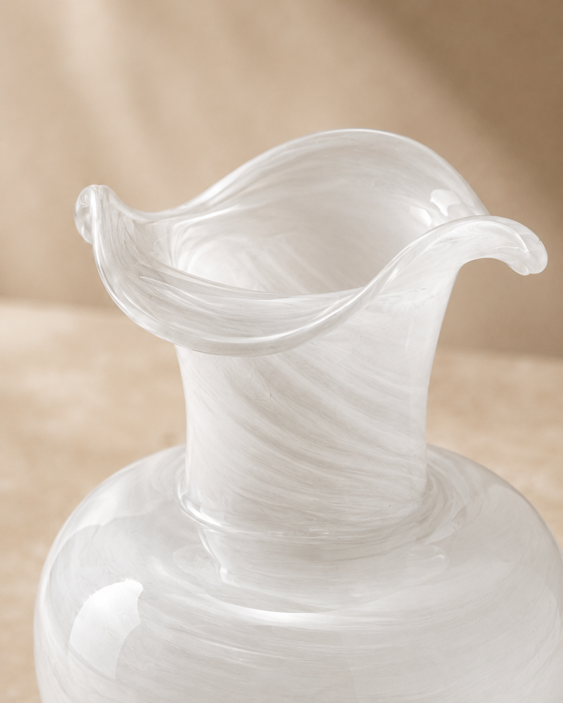 Sora Swirl Vase rim and opening detail