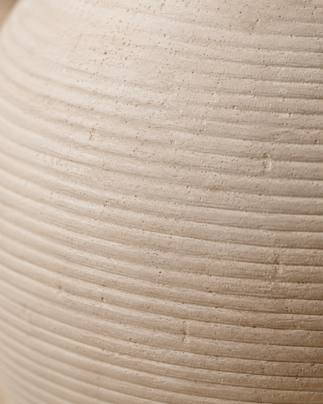 Sora Dune Vase close-up showing fine horizontal ridges