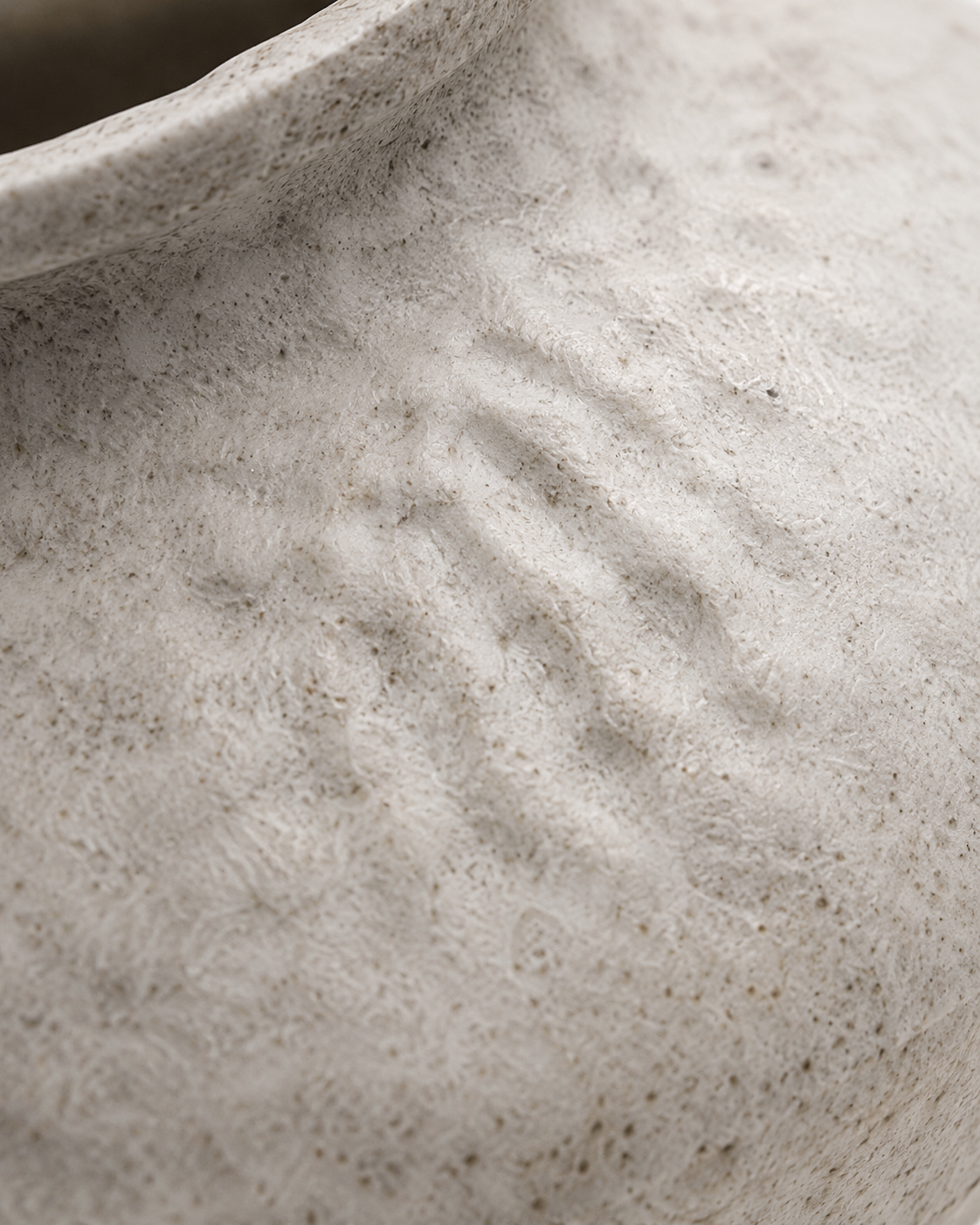 Odea Horizon Vase close-up showing pale mottled finish