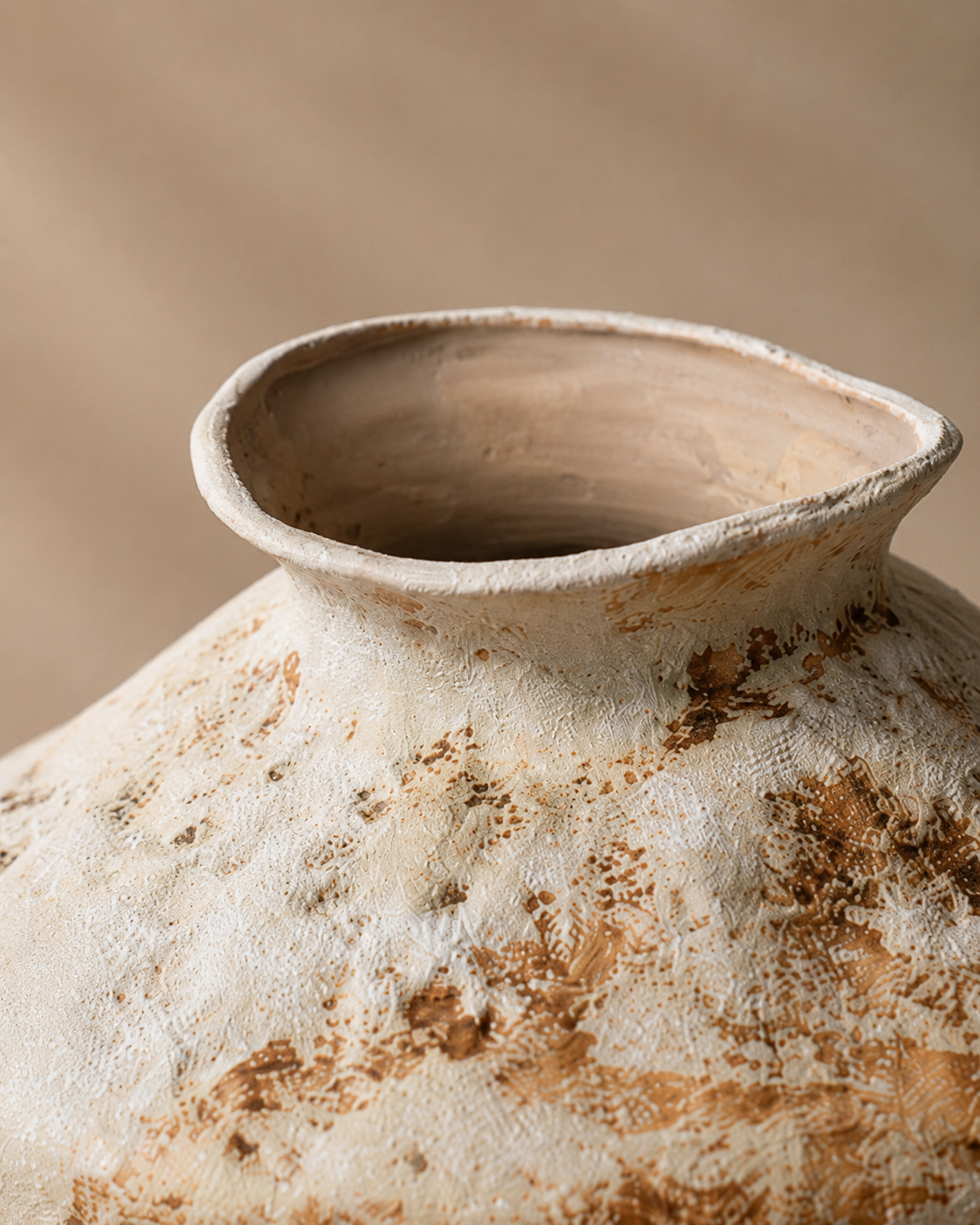 Mina Weathered Vase rim and opening detail
