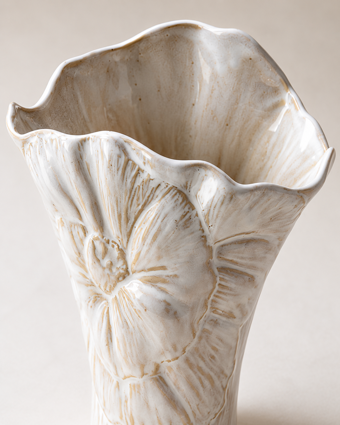 Rina Bloom Vase rim and opening detail