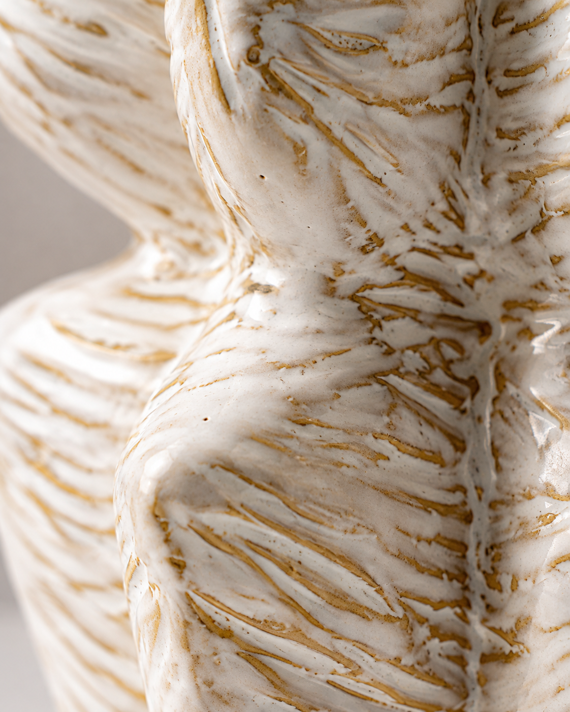Nia Contour Vase close-up showing fine horizontal surface markings