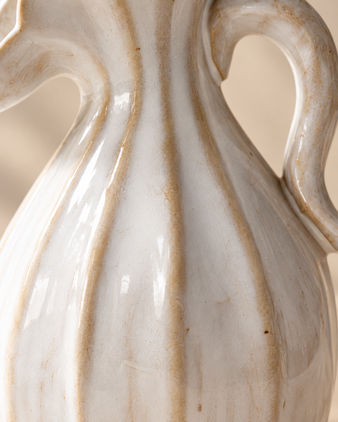 Dara Curl Vase close-up showing pale cream tone with fine warm lines