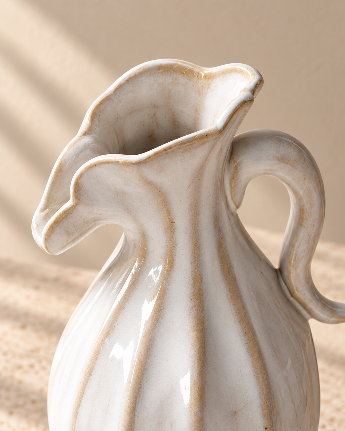 Dara Curl Vase rim and opening detail