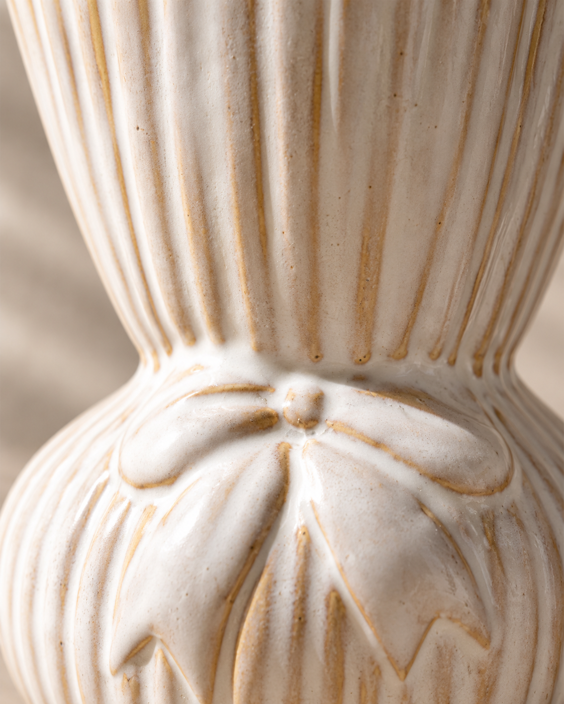 Eden Bow Vase close-up showing raised bow motif at the waist