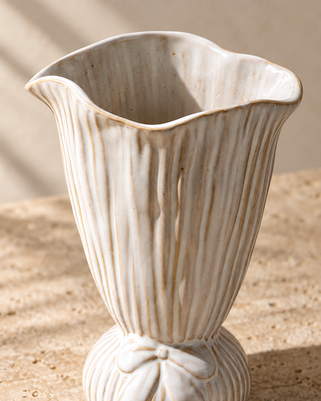 Eden Bow Vase rim and opening detail