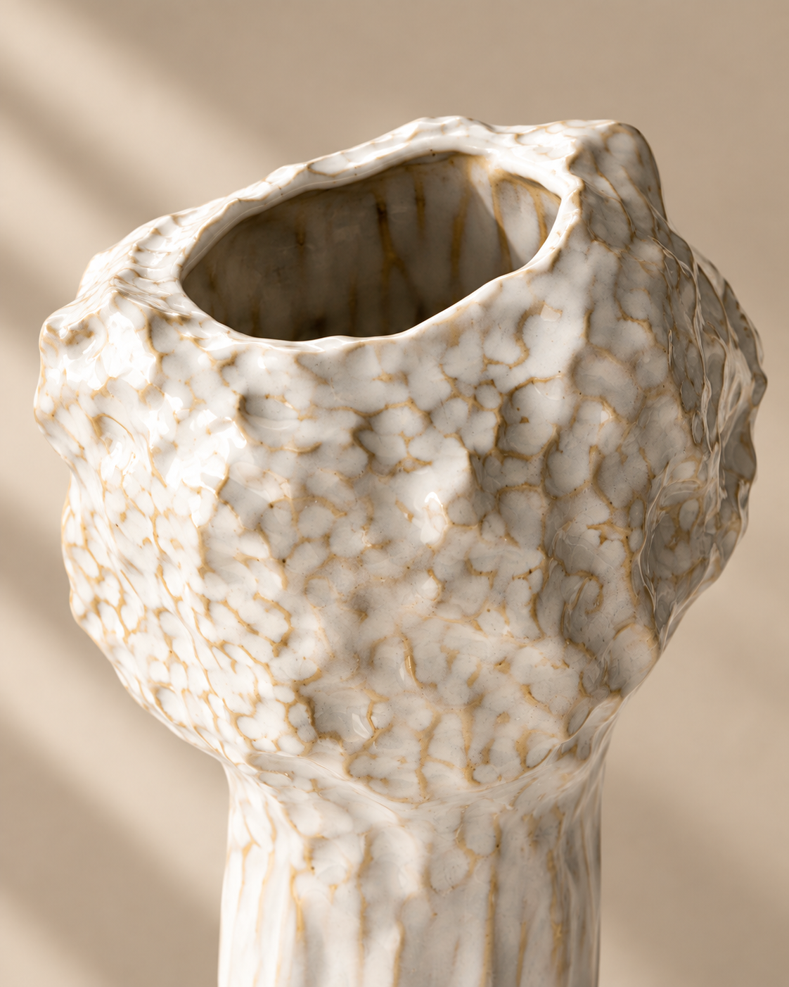 Alea Cluster Vase rim and opening detail
