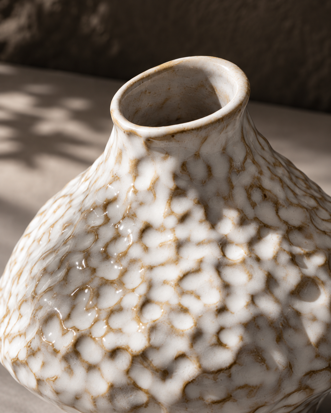 Riva Canopy Vase rim and opening detail